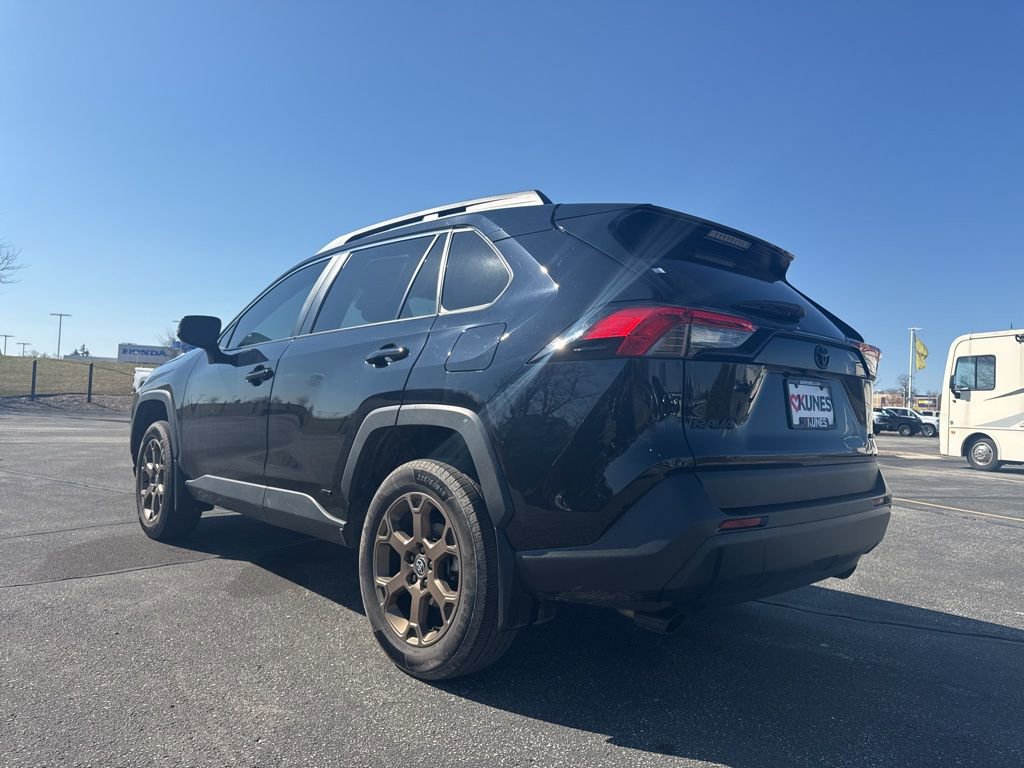 Used 2023 Toyota RAV4 AWD Hybrid image 5
