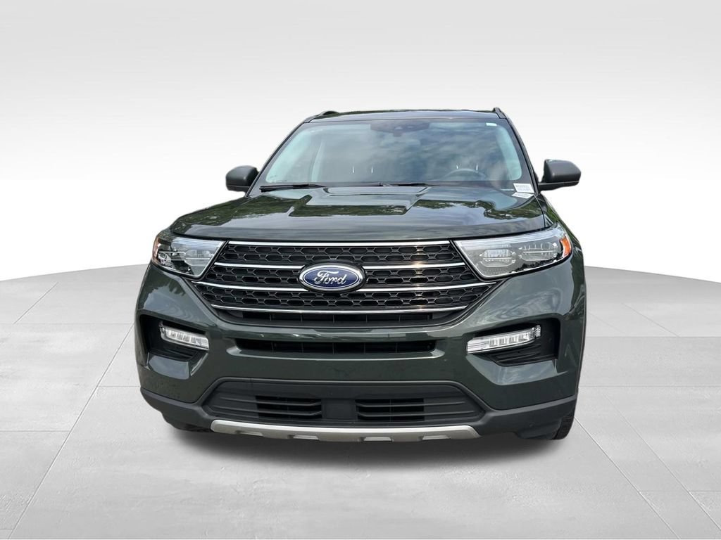 Used 2024 Ford Explorer XLT w/ Equipment Group 202A AWD/4WD image 10