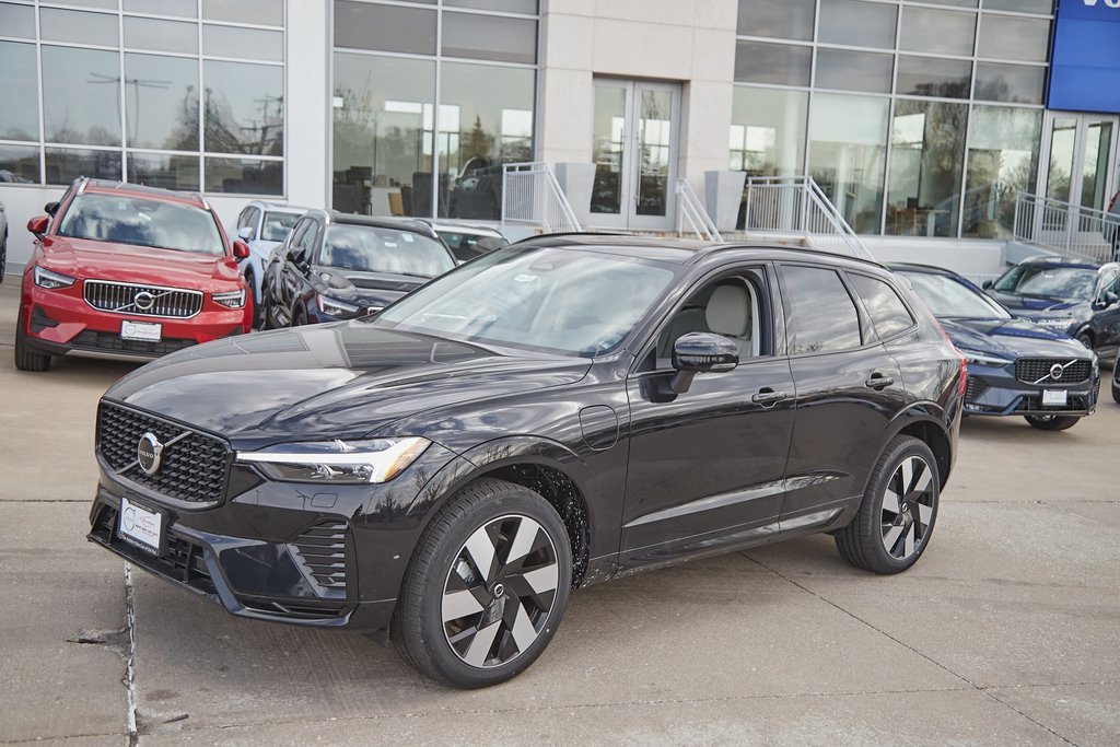 New 2025 Volvo XC60 T8 Plus w/ Protection Package Premier image 6