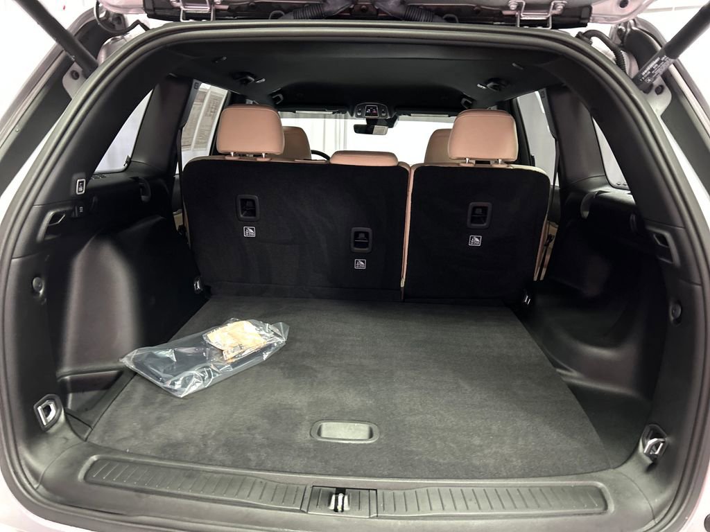 Used 2025 Jeep Grand Cherokee Limited image 24