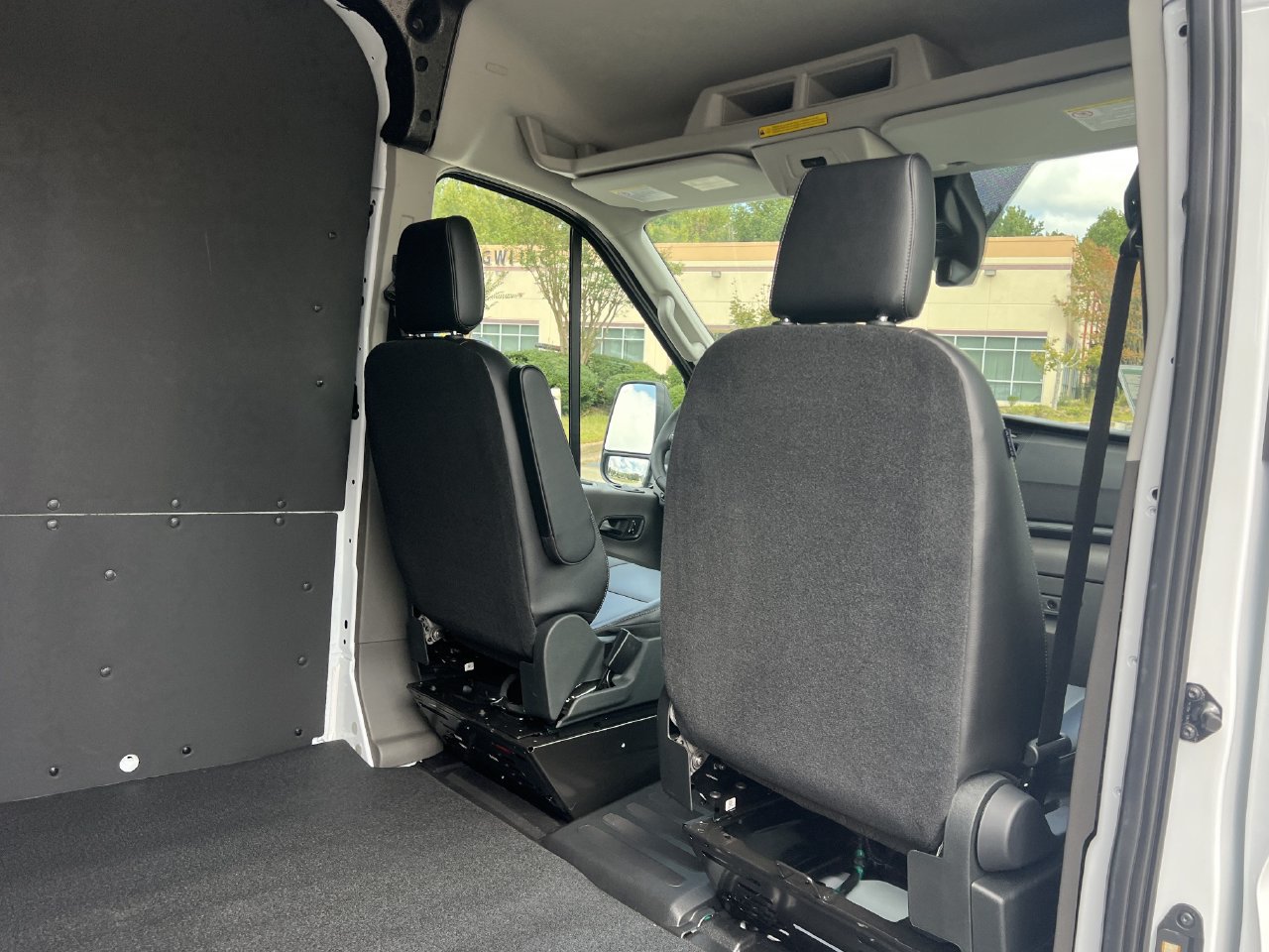 New 2027 Ford Transit 250 148 Medium Roof w/ Load Area Protection Package RWD image 20