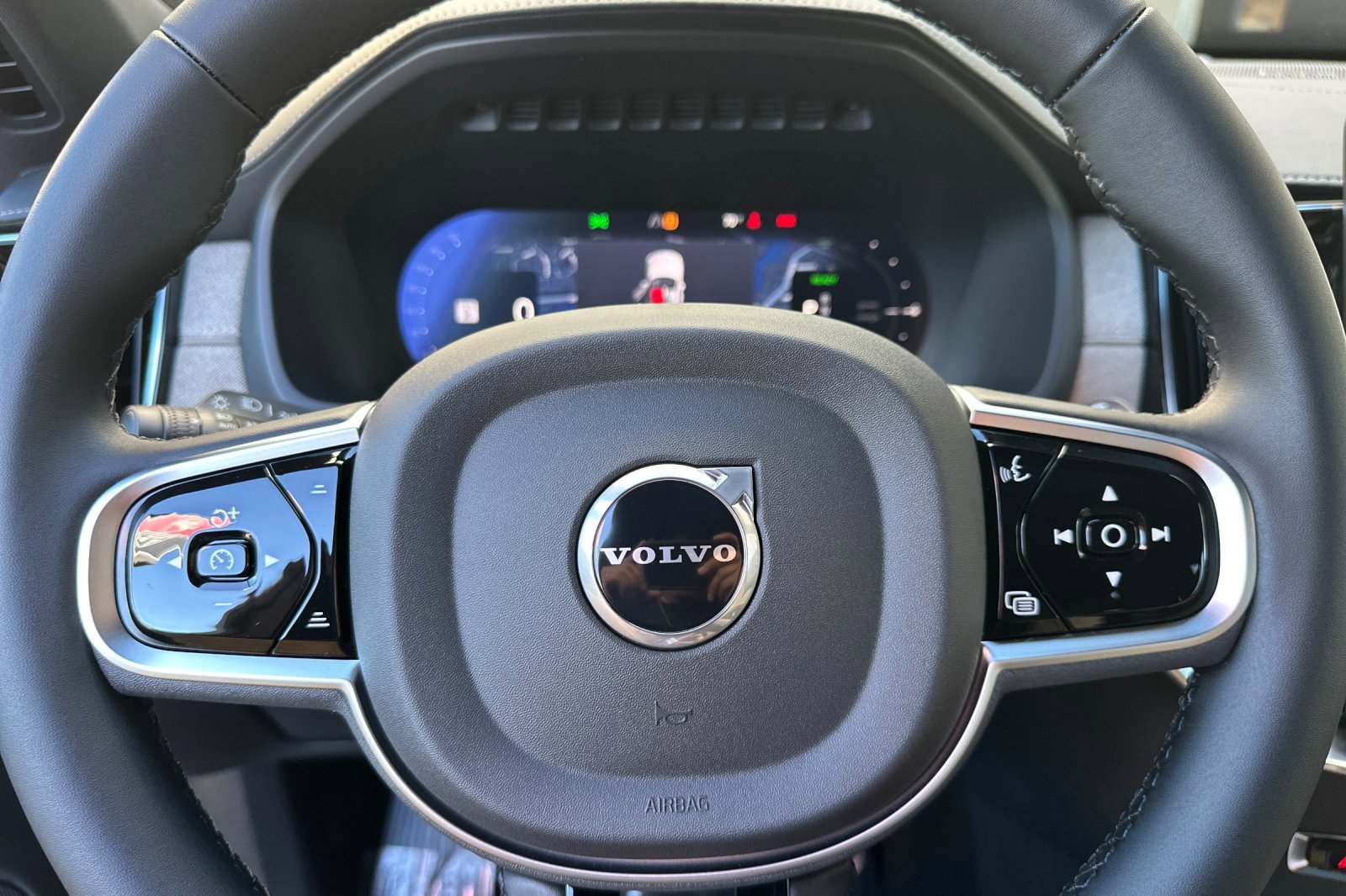 New 2026 Volvo XC90 T8 Plus image 26