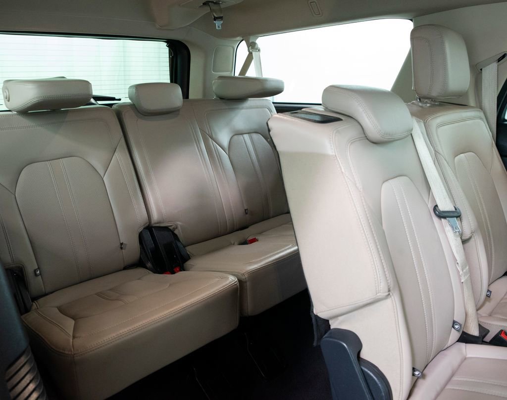 Used 2024 Ford Expedition Max Limited AWD/4WD image 27