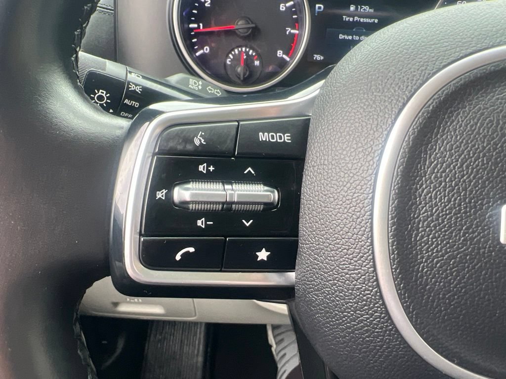 Certified 2022 Kia Carnival LX FWD image 51
