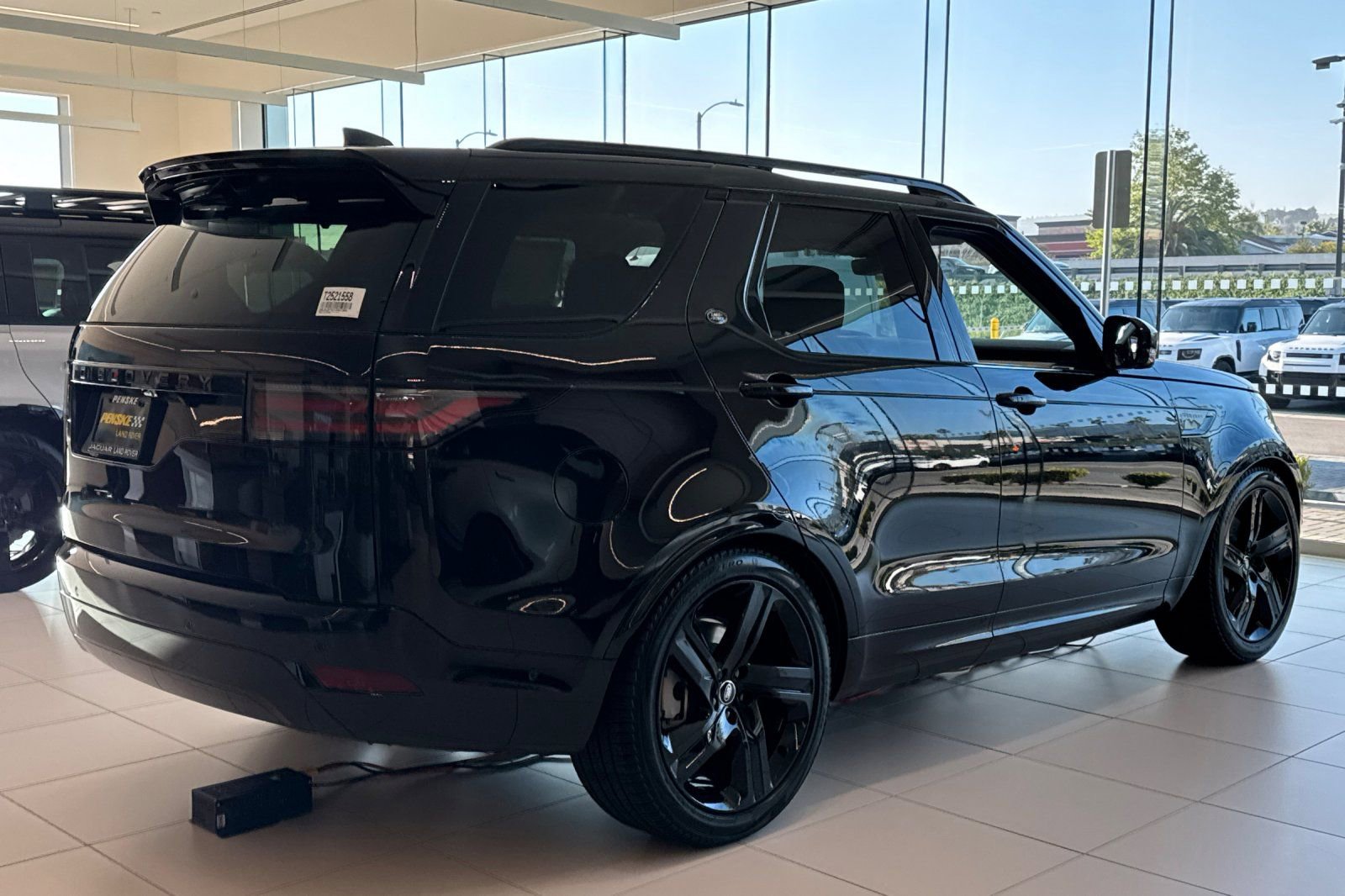 New 2026 Land Rover Discovery Dynamic SE AWD/4WD image 5