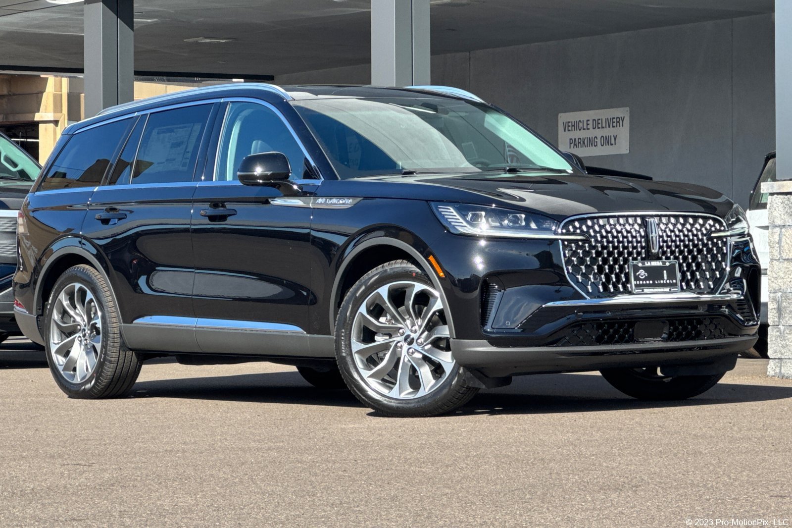 New 2025 Lincoln Aviator Reserve w/ Luxury Package RWD image 1