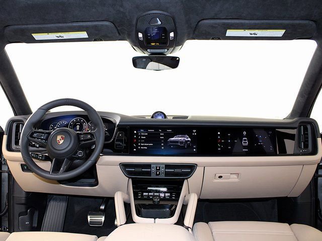 New 2026 Porsche Cayenne GTS image 13