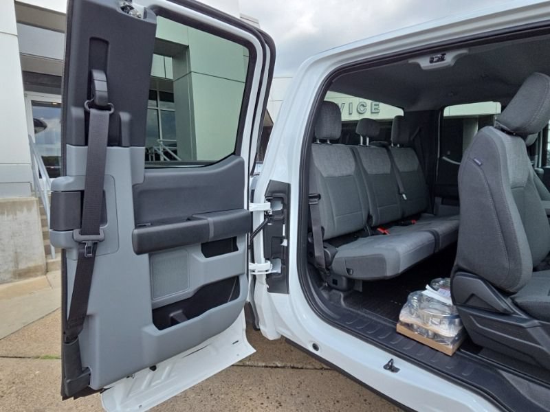 New 2026 Ford F250 XLT w/ FX4 Off-Road Package AWD/4WD image 17