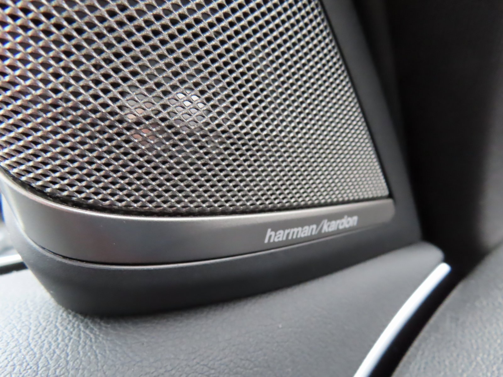 Used 2021 BMW 530i xDrive w/ Premium Package image 14