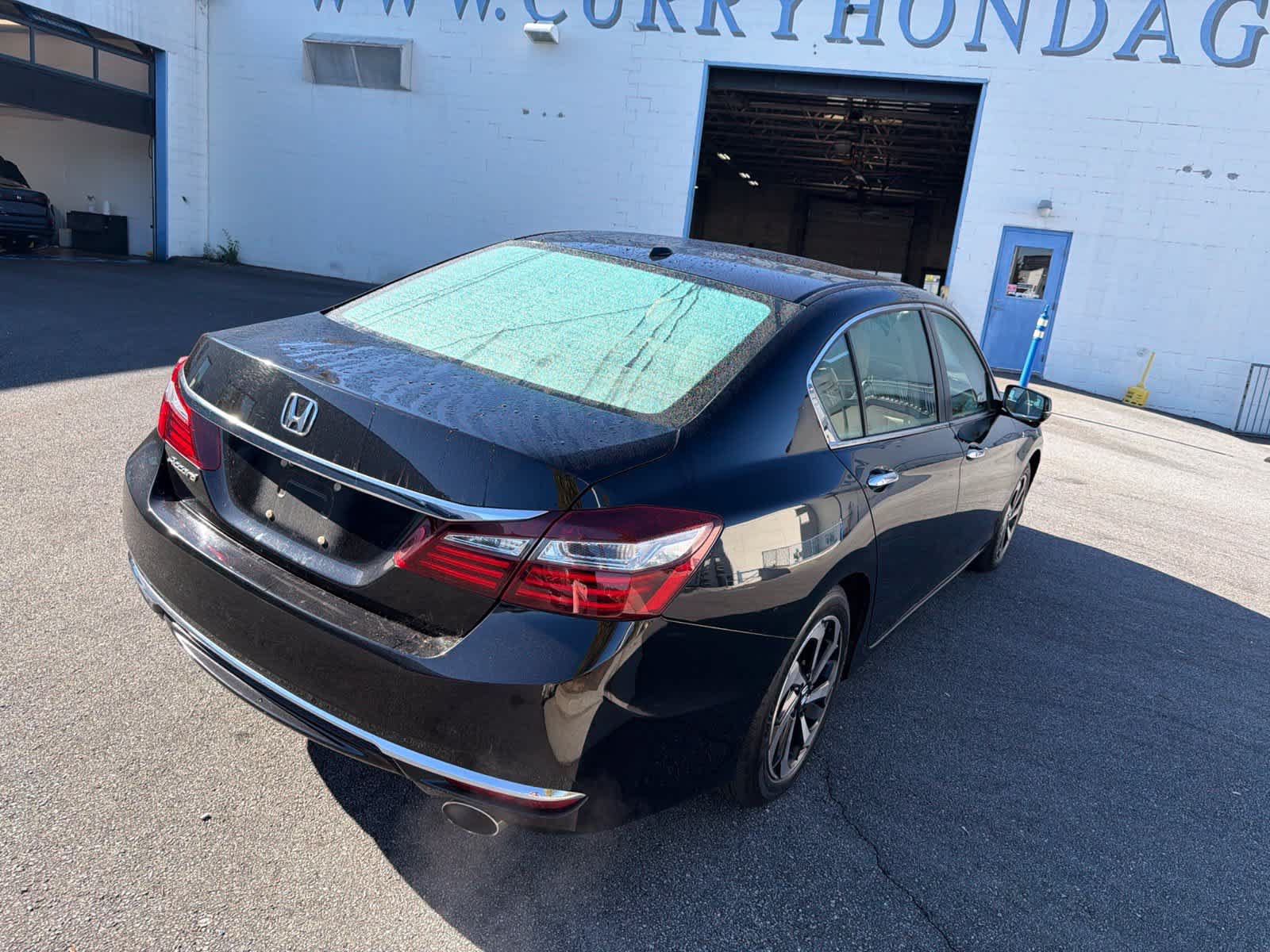 Used 2017 Honda Accord EX-L image 11