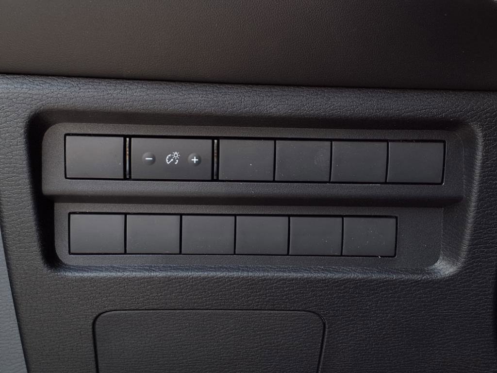 New 2025 Mitsubishi Outlander ES image 18