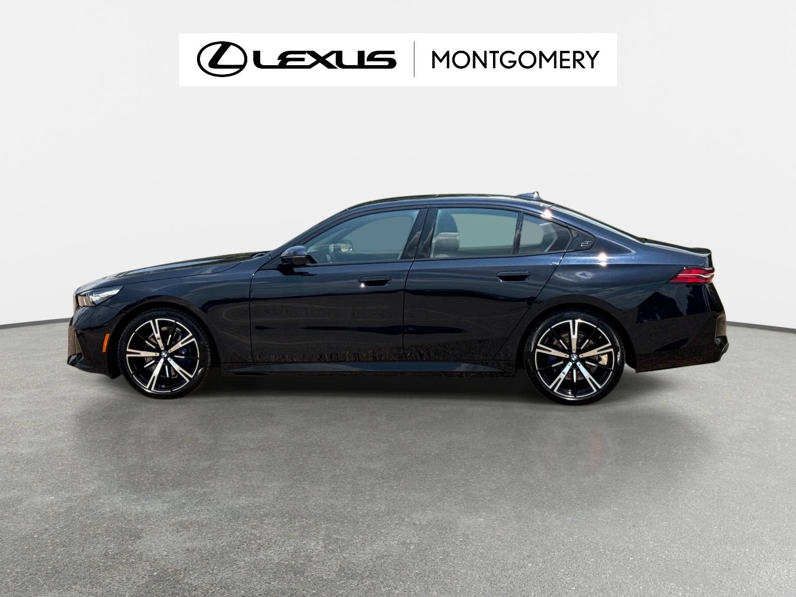 Used 2026 BMW 530i w/ M Sport Package RWD image 6