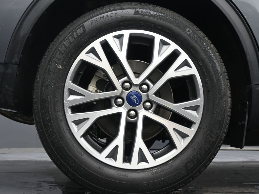 Used 2022 Ford Escape SEL image 9