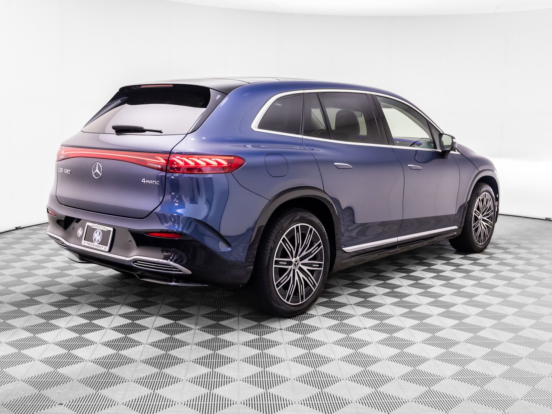 Used 2023 Mercedes-Benz EQS 580 4MATIC SUV image 5