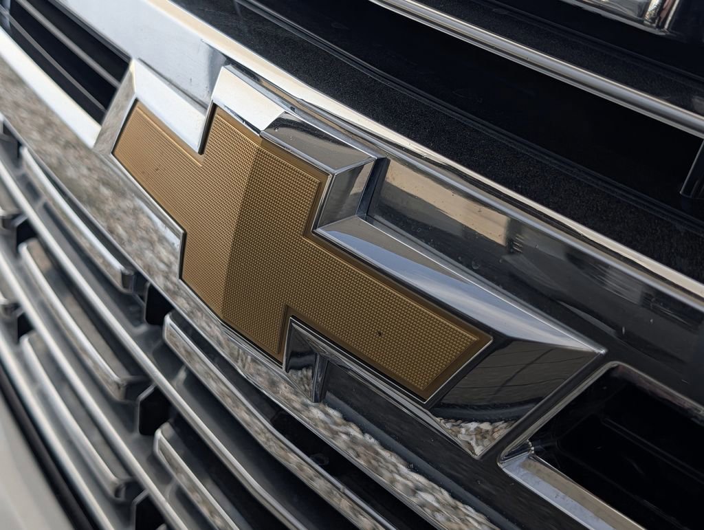 Used 2023 Chevrolet Suburban Premier RWD image 37