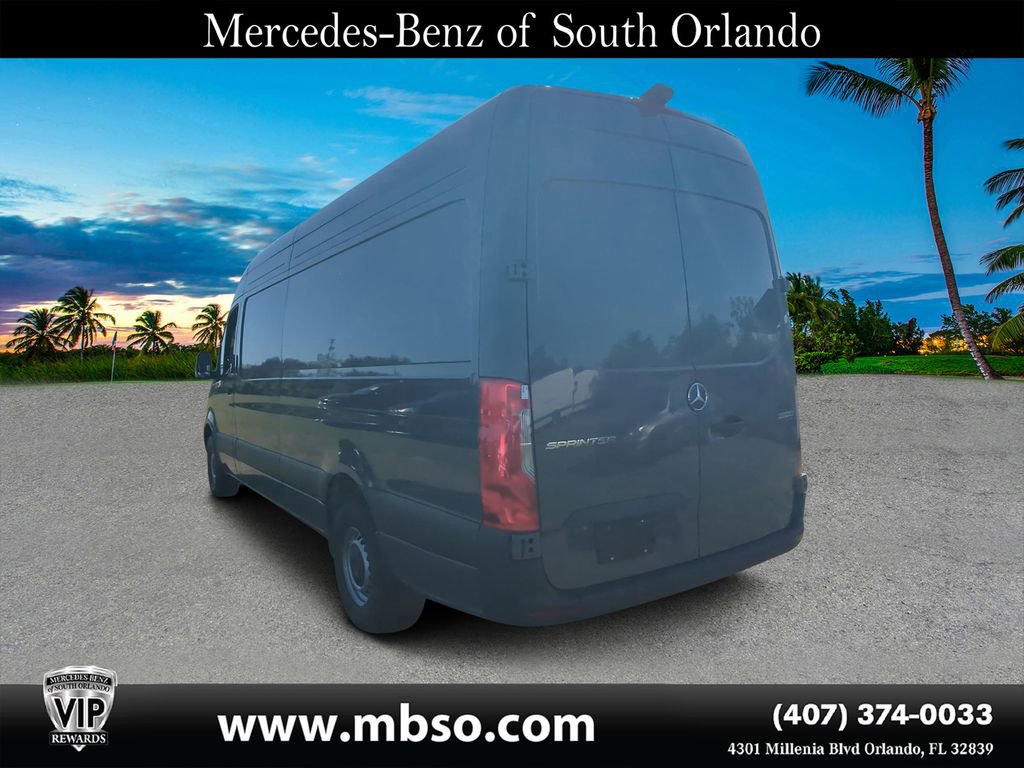 Used 2025 Mercedes-Benz Sprinter 2500 image 18