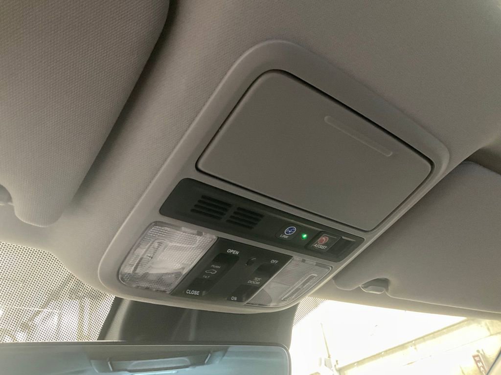 Used 2022 Honda Pilot Touring image 16