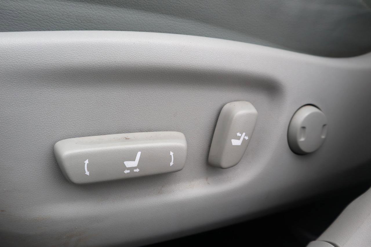 Used 2015 Toyota Prius Four w/ Deluxe Solar Roof Package image 65