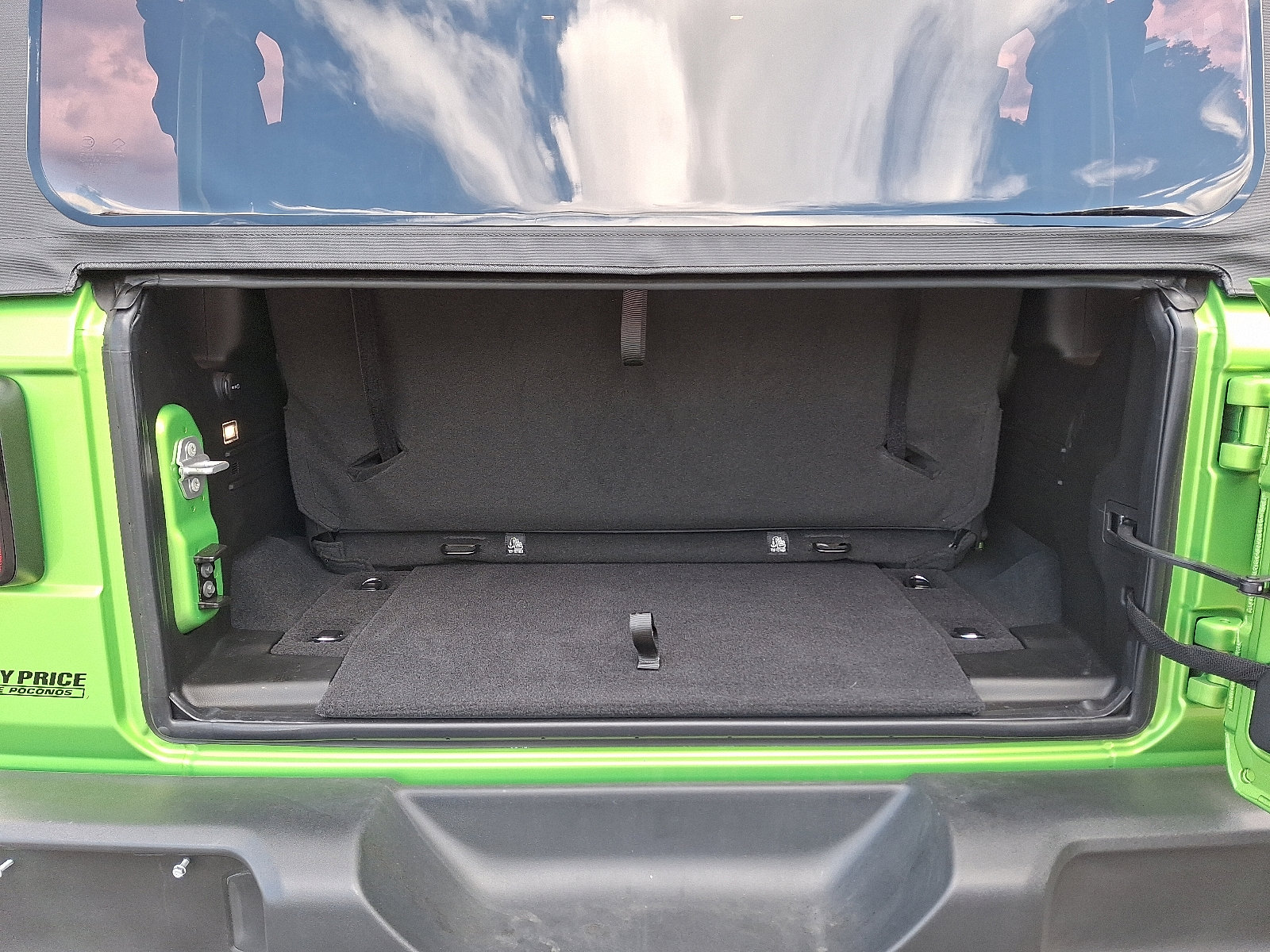 Used 2025 Jeep Wrangler Sport image 28