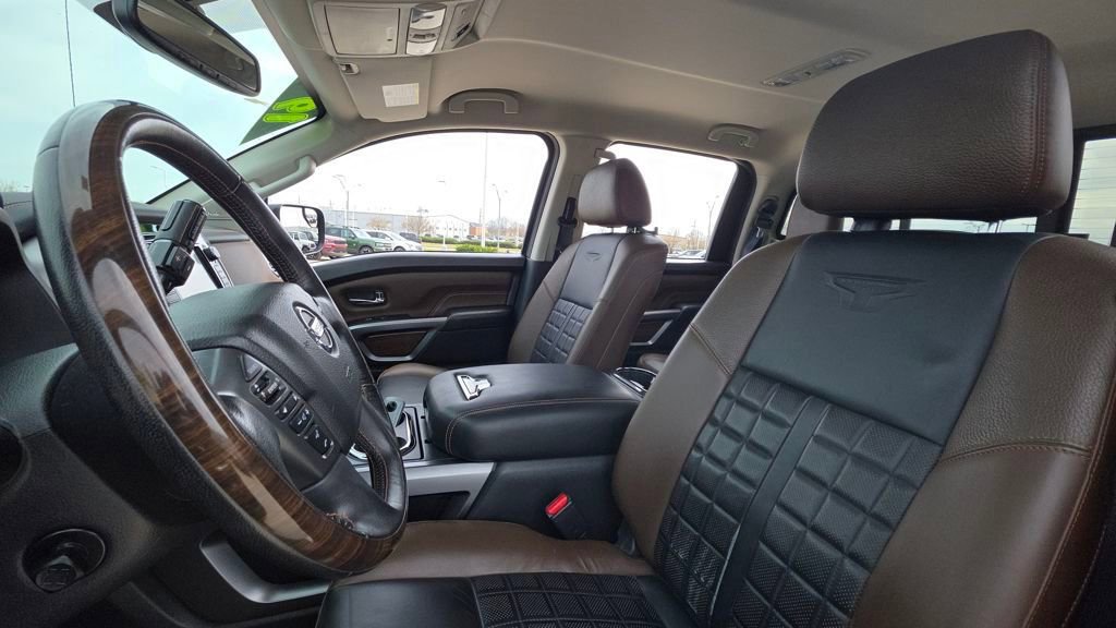 Used 2019 Nissan Titan Platinum Reserve image 22