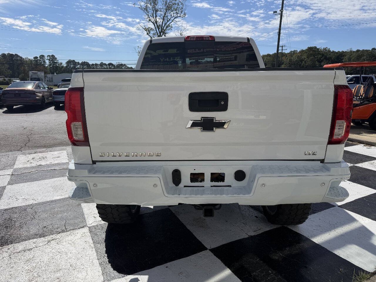 Used 2016 Chevrolet Silverado 1500 LTZ Z71 w/ LTZ Plus Package AWD/4WD image 7
