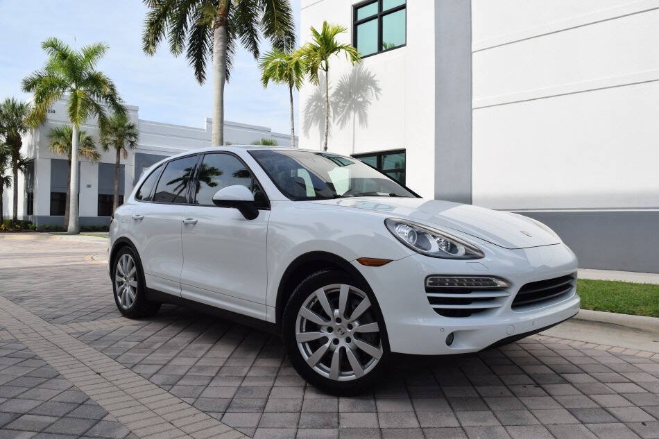 Used 2013 Porsche Cayenne Diesel AWD/4WD image 1