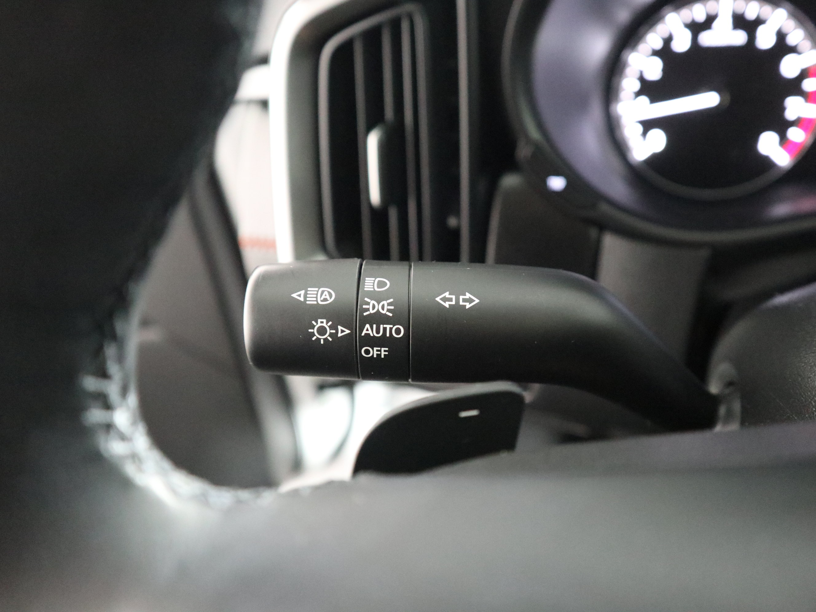 Certified 2025 MAZDA CX-50 AWD 2.5 Turbo w/ Premium Pkg image 27