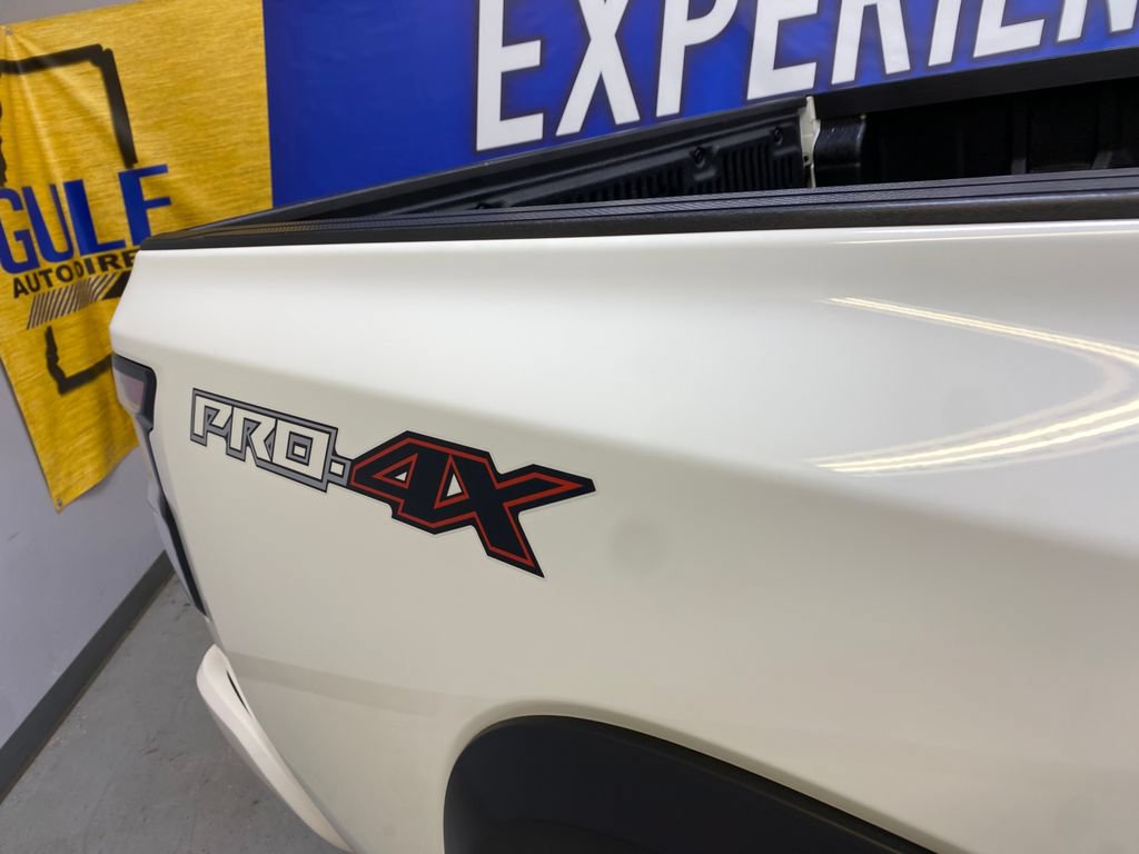 Used 2025 Nissan Frontier PRO-4X AWD/4WD image 16