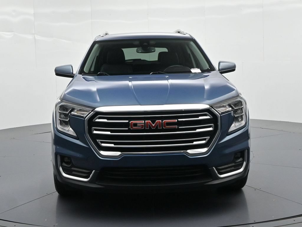 Used 2024 GMC Terrain SLT FWD image 2