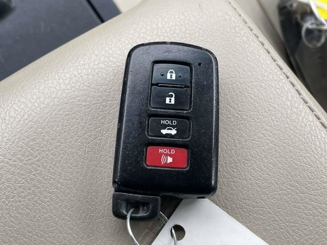 Used 2014 Toyota Camry XLE w/ Leather Package image 35