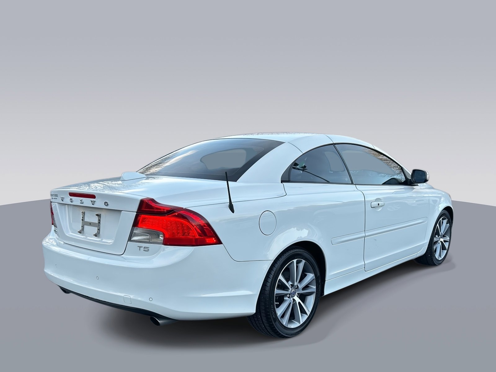 Used 2012 Volvo C70 T5 image 3