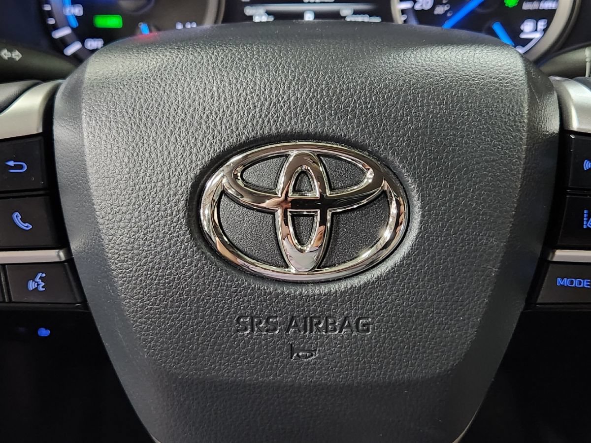 Used 2022 Toyota Highlander XLE AWD/4WD image 49
