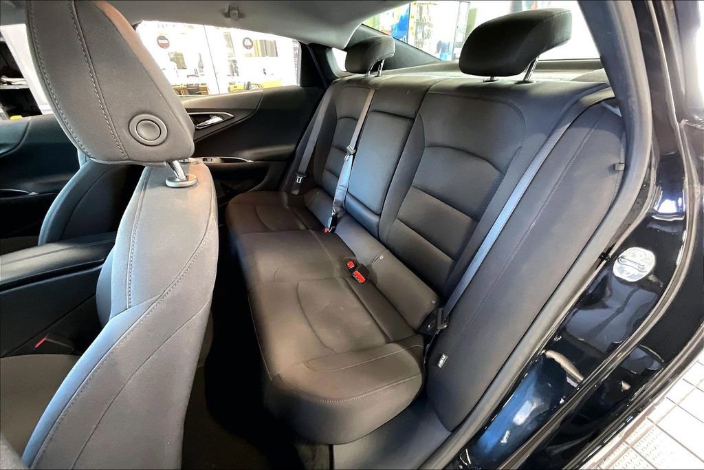 Used 2025 Chevrolet Malibu LT FWD image 14