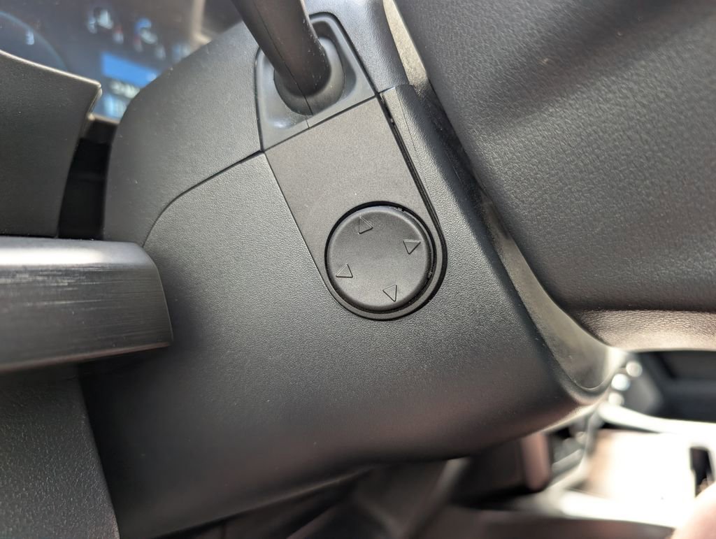 Used 2023 Ford F350 Lariat w/ Chrome Package image 39