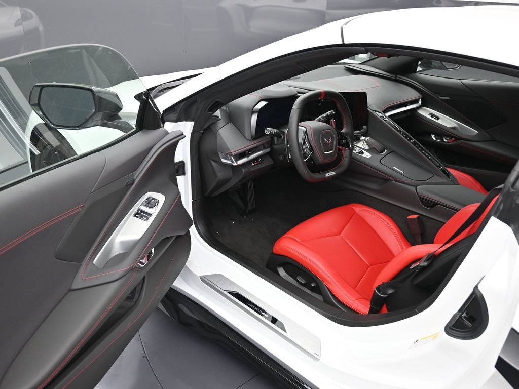 Used 2025 Chevrolet Corvette Z06 RWD image 10