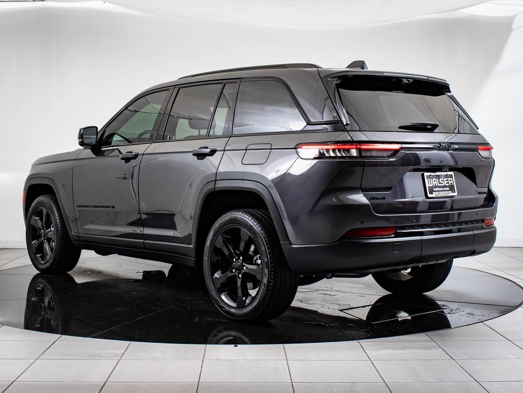 Used 2024 Jeep Grand Cherokee Limited w/ Luxury Tech Group II image 6