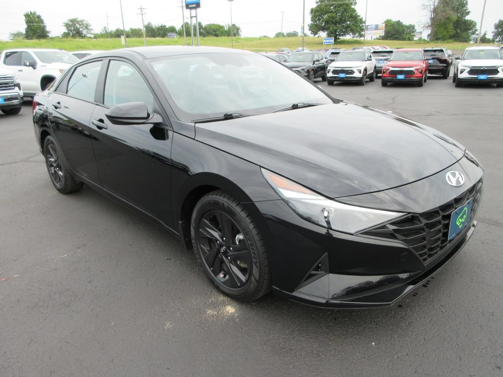 Used 2022 Hyundai Elantra SEL FWD image 7