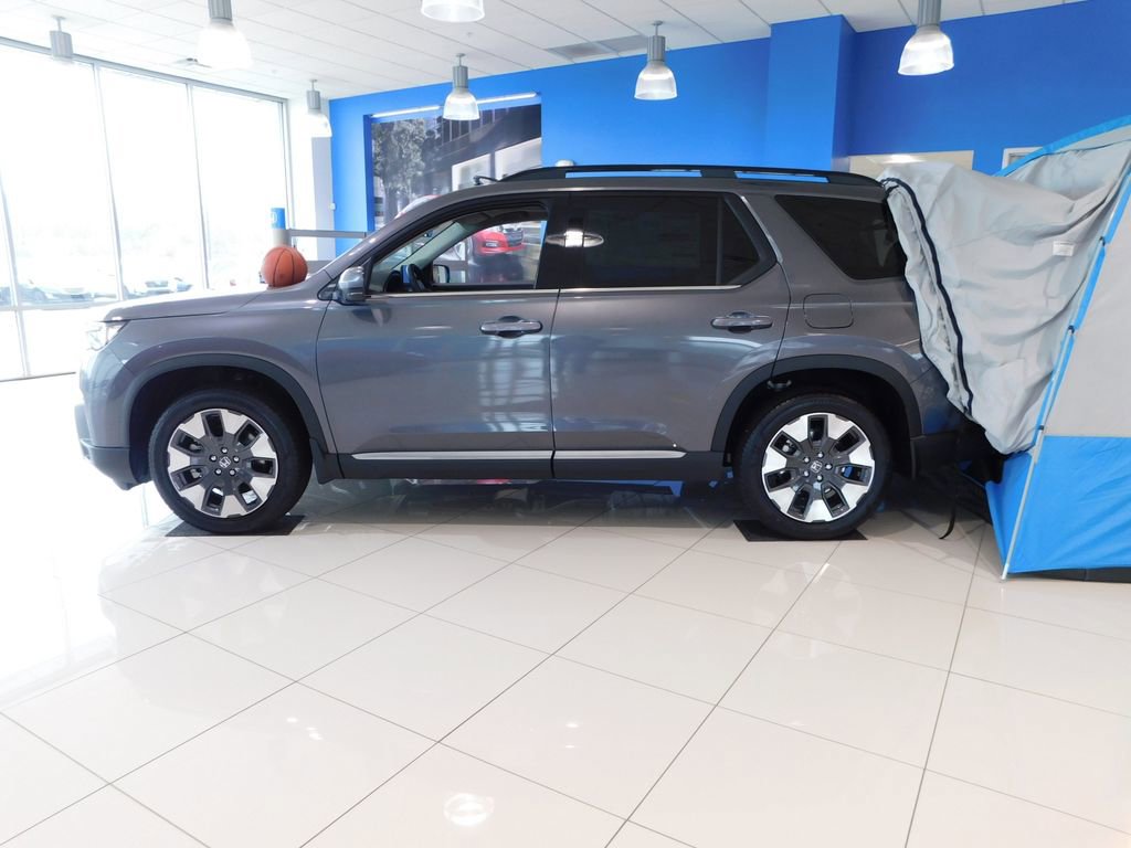 New 2026 Honda Pilot Touring image 3
