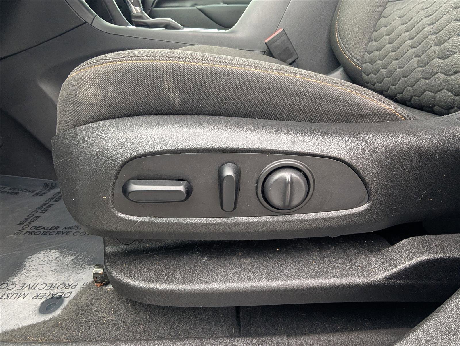 Used 2020 Chevrolet Equinox LT image 19