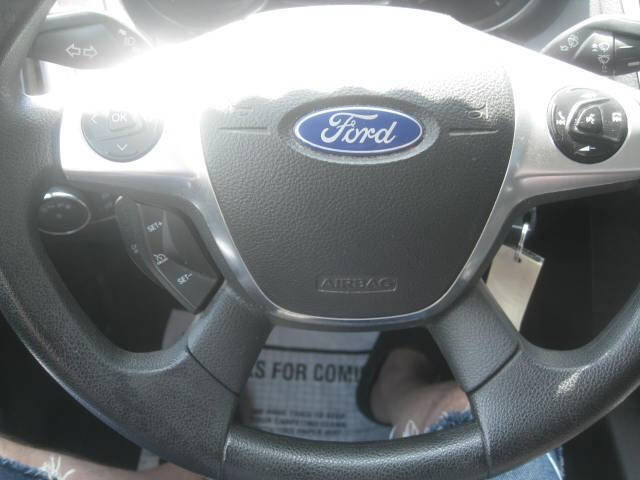 Used 2014 Ford Focus SE w/ SE Winter Package image 21