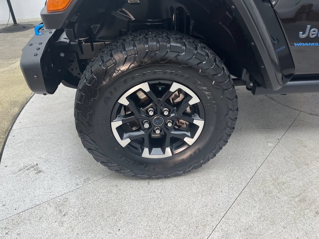 Used 2024 Jeep Wrangler Unlimited Rubicon 4xe AWD/4WD image 9