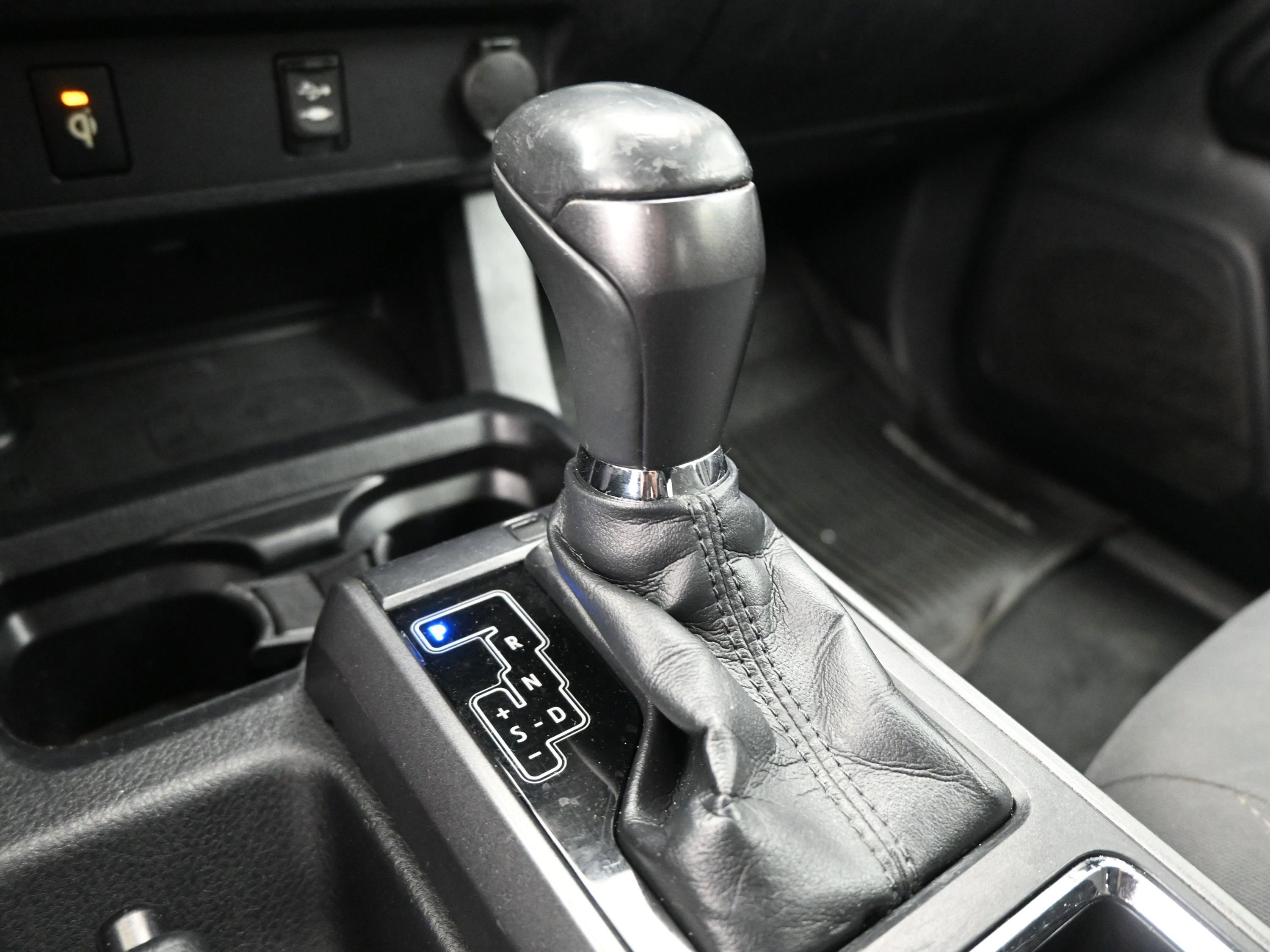 Used 2017 Toyota Tacoma TRD Sport image 16