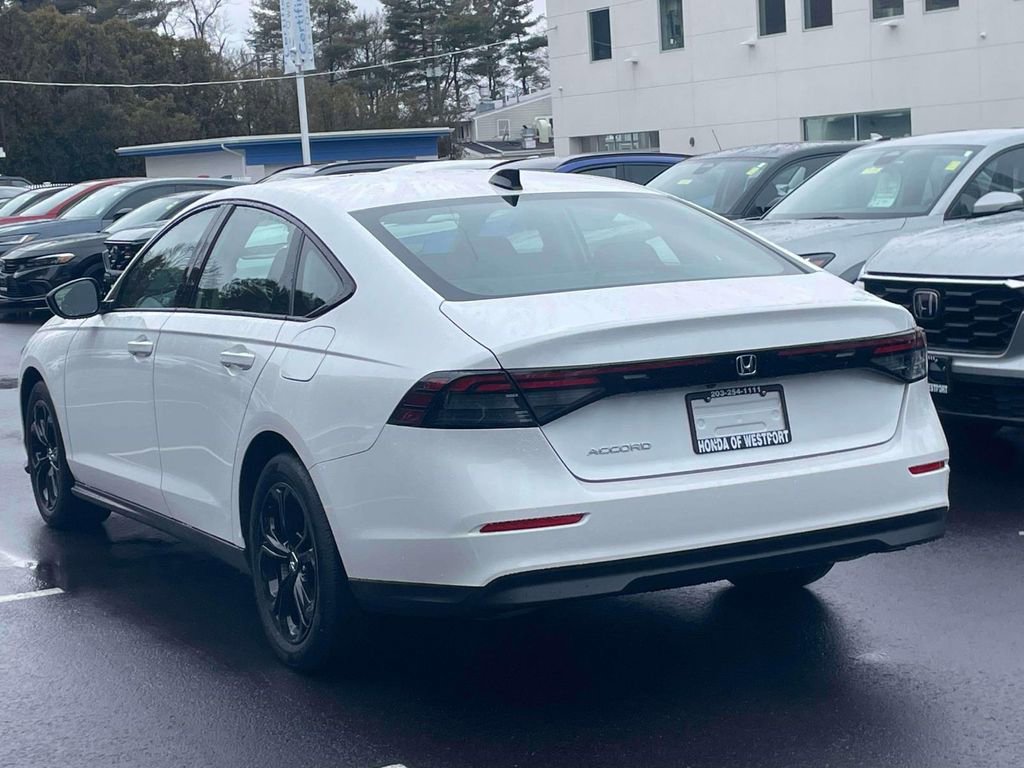 Certified 2025 Honda Accord SE image 6