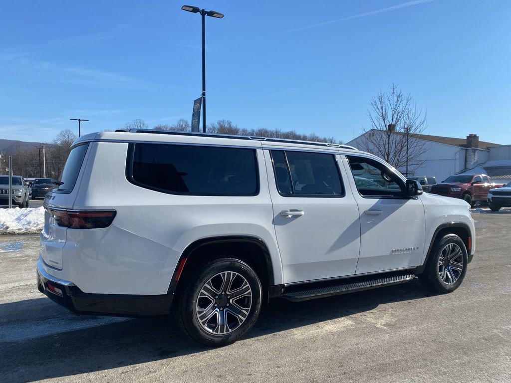 Used 2024 Jeep Wagoneer L Series II w/ Flexible Seating Group image 2