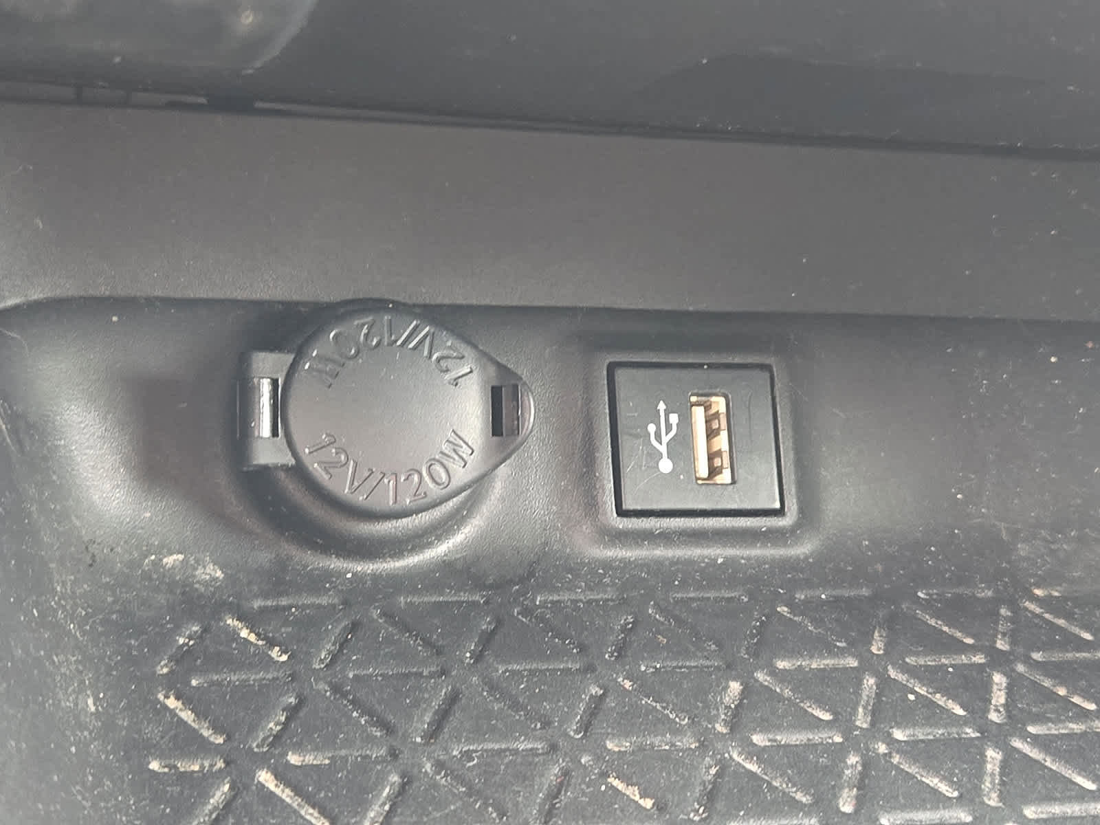 Used 2023 Toyota RAV4 LE image 26