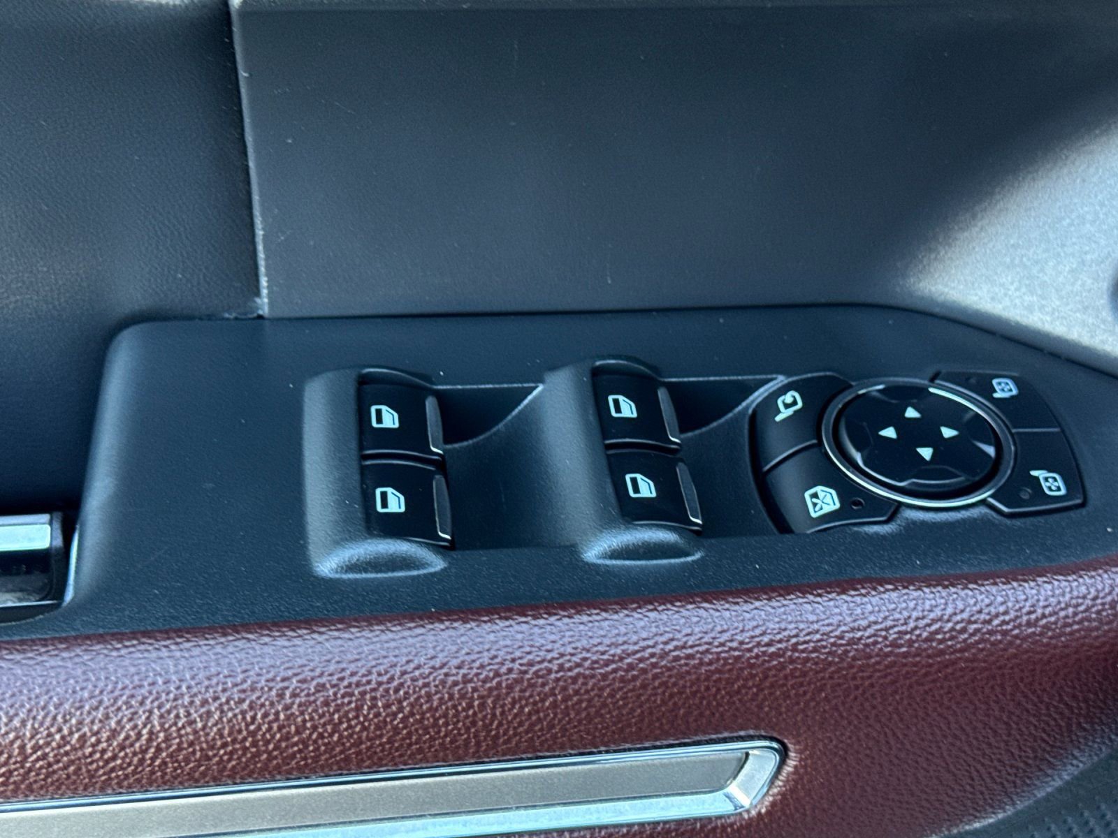 Used 2023 Ford Expedition Limited image 13