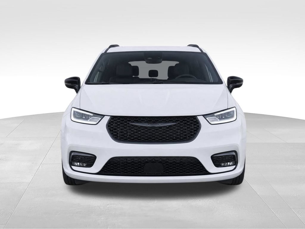 Used 2025 Chrysler Pacifica Limited FWD image 6