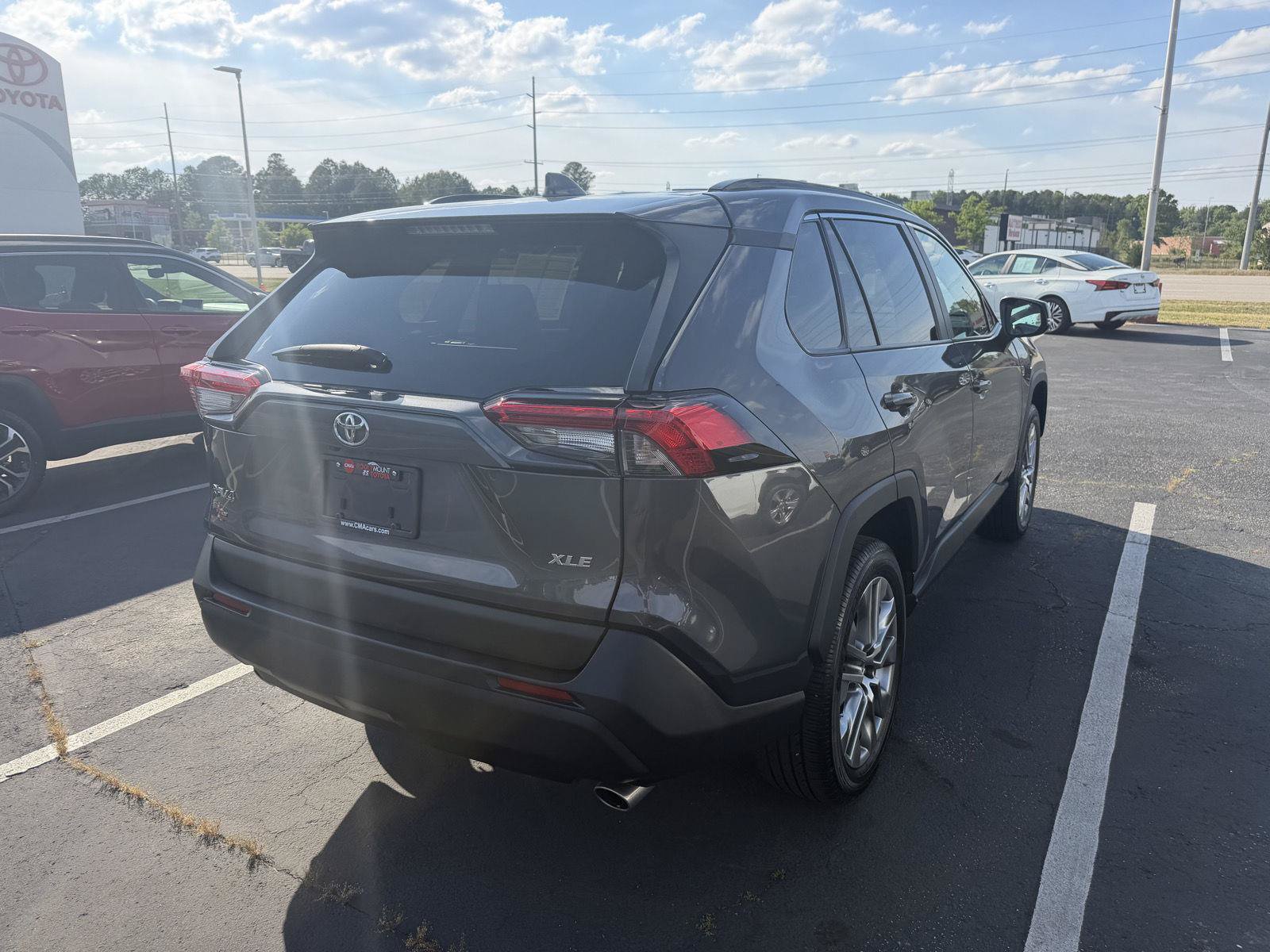 Used 2023 Toyota RAV4 XLE Premium FWD image 7