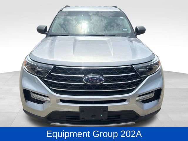 Used 2021 Ford Explorer XLT w/ Equipment Group 202A image 3