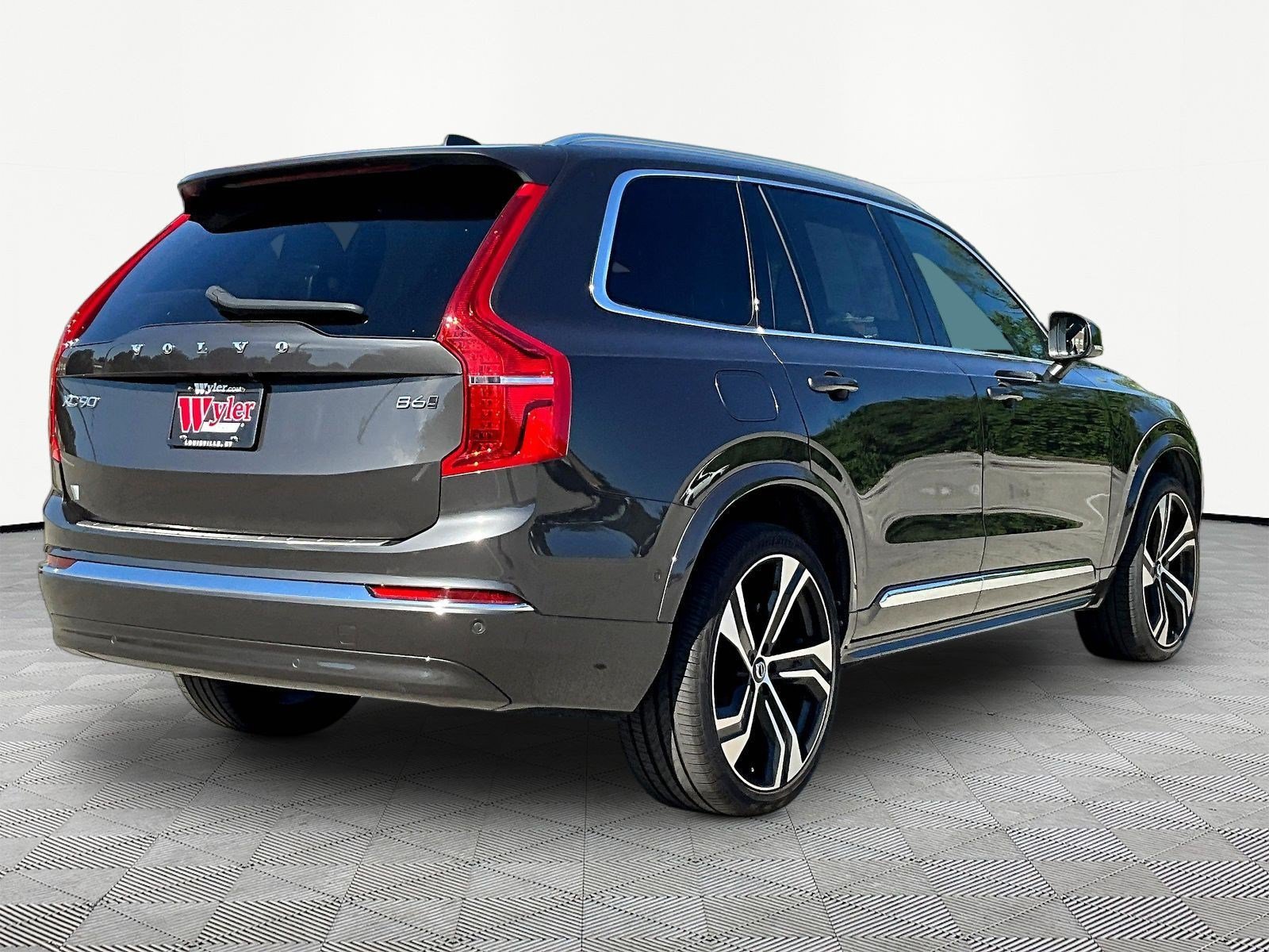 Used 2024 Volvo XC90 B6 Ultimate w/ Protection Package Premier AWD/4WD image 6